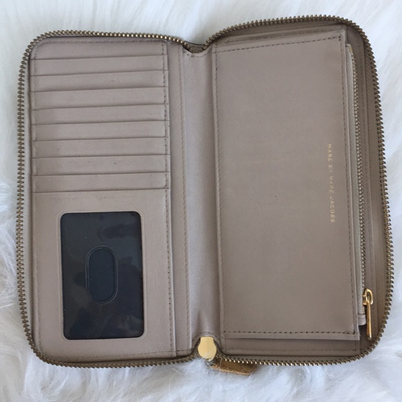 Marc by Marc Jacobs wallet - Picture 2 of 6